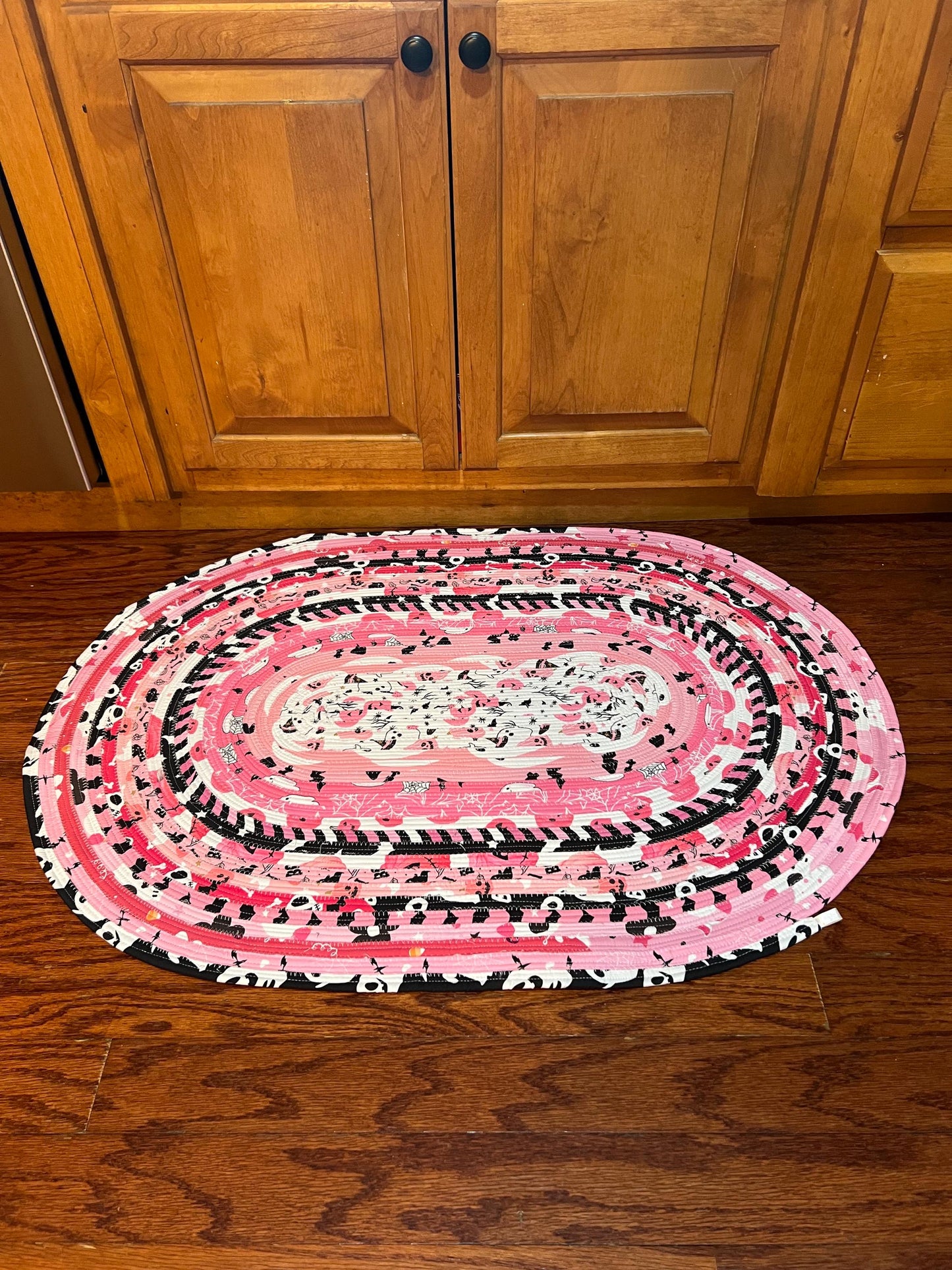 Jelly Roll Rug- Spooky Pink